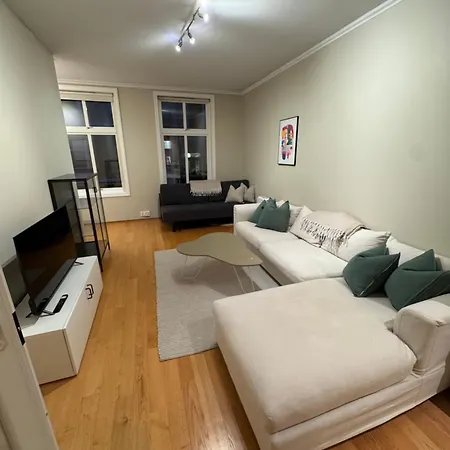 Apartamento Lys Med Terrasse 10 Min Til Bryggen