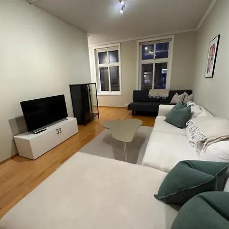 Apartamento Lys Med Terrasse 10 Min Til Bryggen