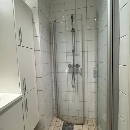 Lys Med Terrasse 10 Min Til Bryggen Apartamento Bergen